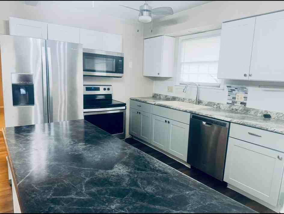 1125 Algonquin Dr #A - Photo 5 of 19