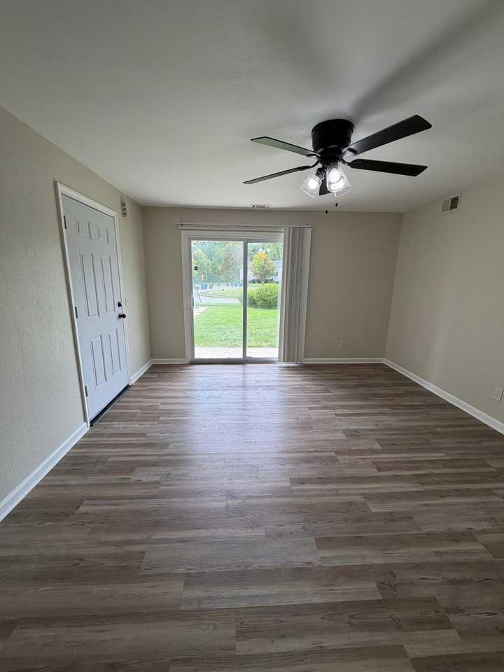 1332 Brooke Park Dr #1 - Photo 4 of 14