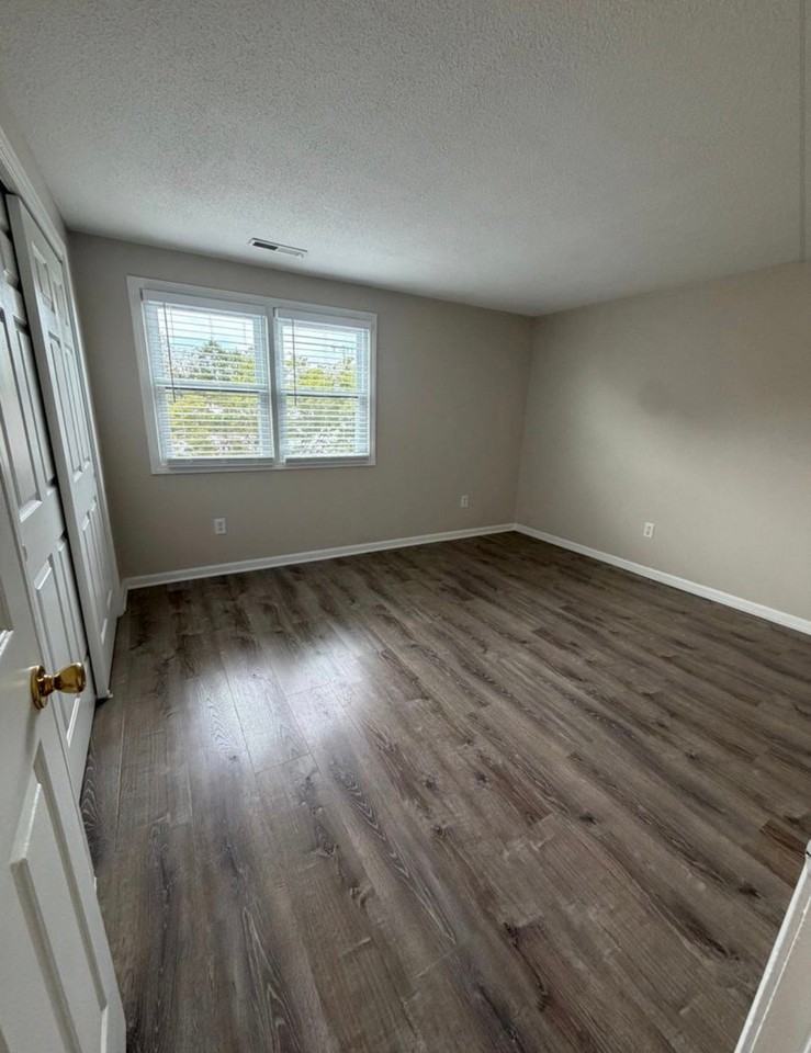 4516 N Main St - Photo 2 of 5