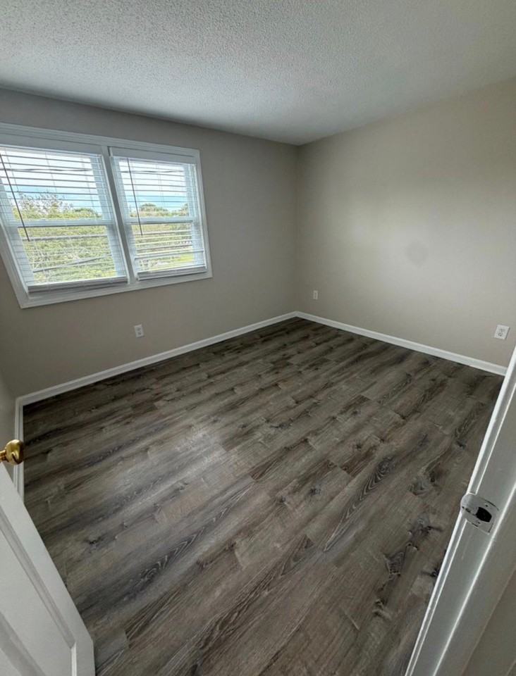 4516 N Main St - Photo 3 of 5