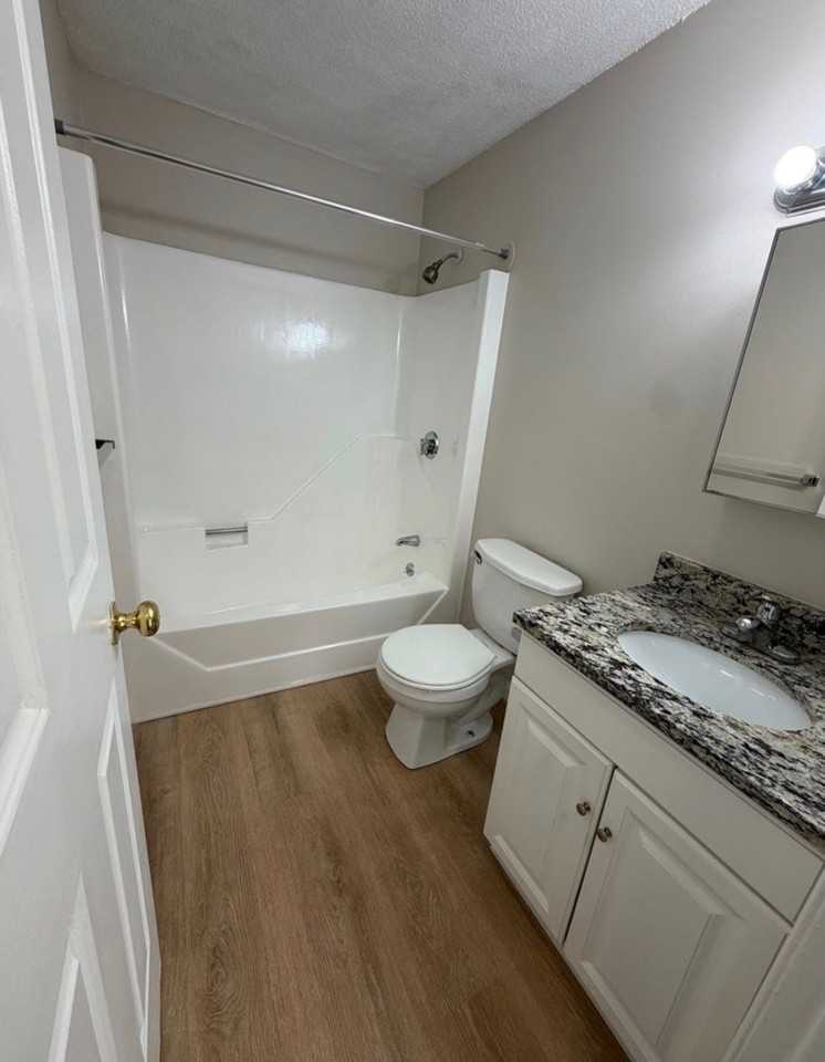 4516 N Main St - Photo 4 of 5