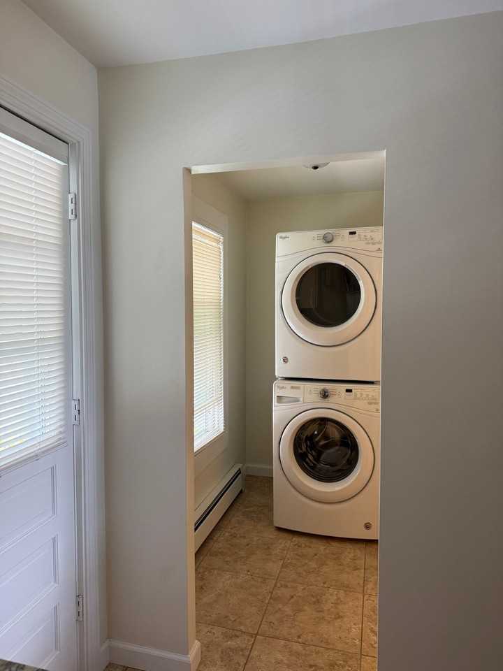 322 N Elm St #2 - Photo 4 of 15