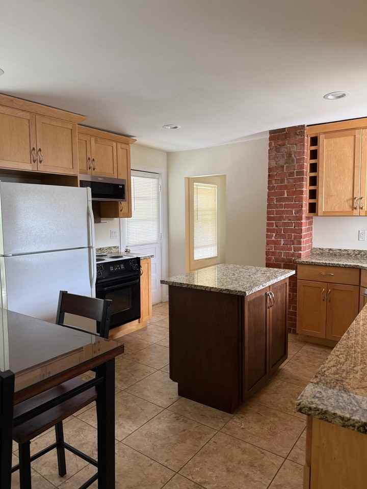 322 N Elm St #2 - Photo 6 of 15