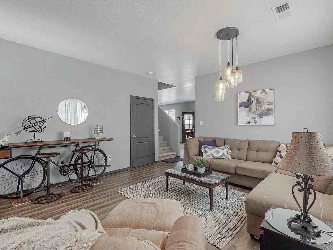 3538 Red Canyon Rd Ne - Photo 2 of 12