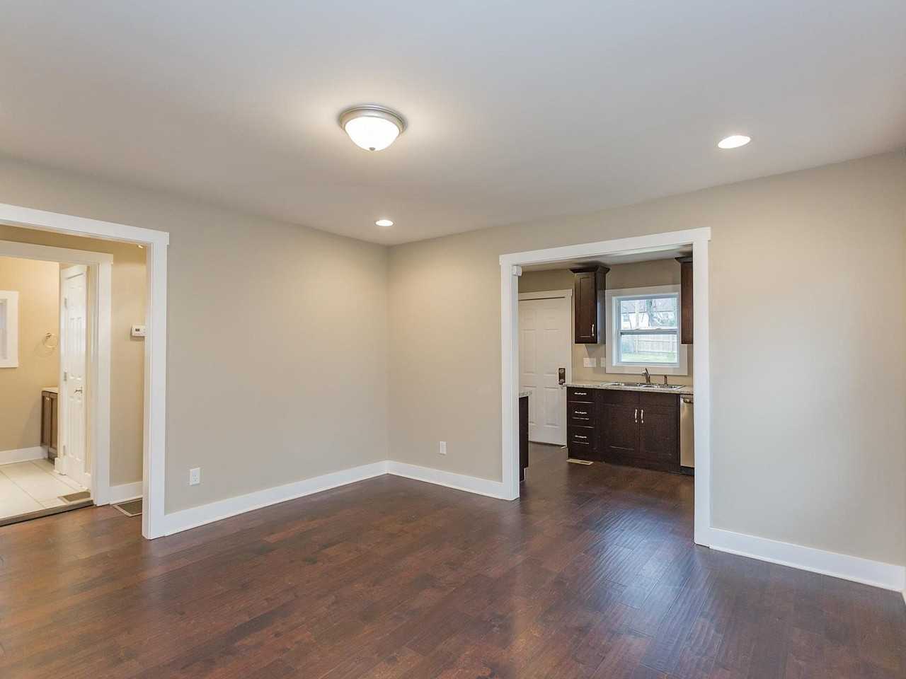 1720 Saint Louis St - Photo 4 of 15