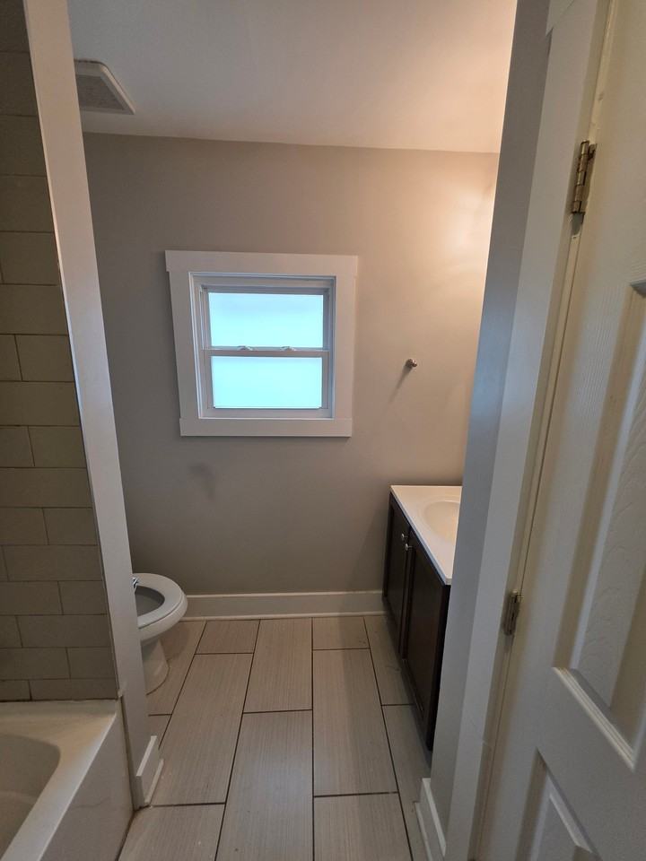 1720 Saint Louis St - Photo 7 of 15