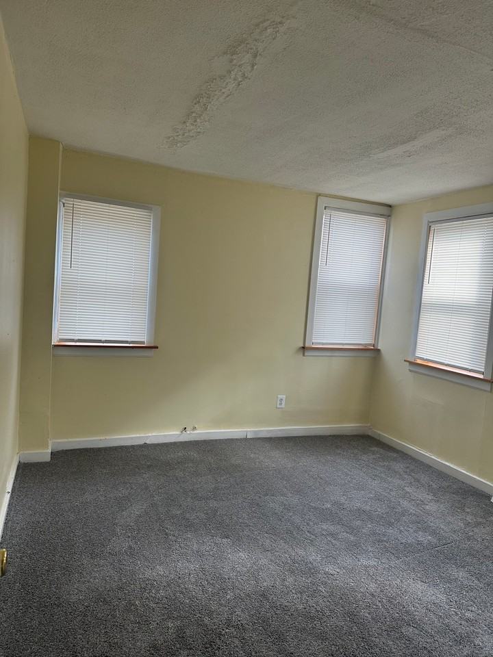 2420 Orleans St - Photo 4 of 11
