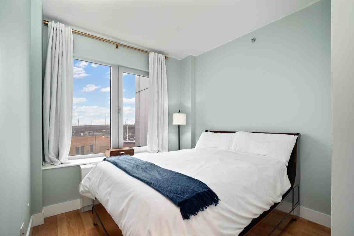 10-50 Jackson Ave #4E - Photo 3 of 6
