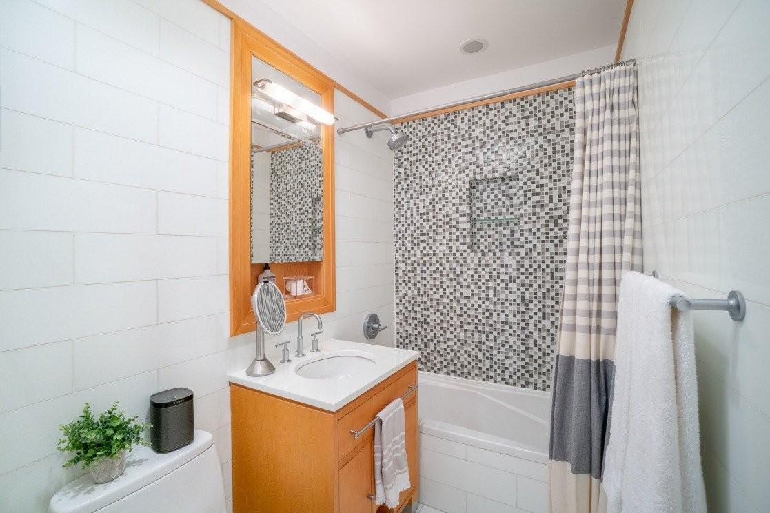 10-50 Jackson Ave #4E - Photo 4 of 6