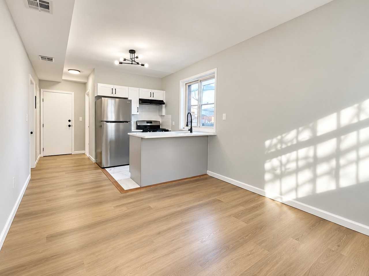 708 Summer Ave #1 - Photo 2 of 6