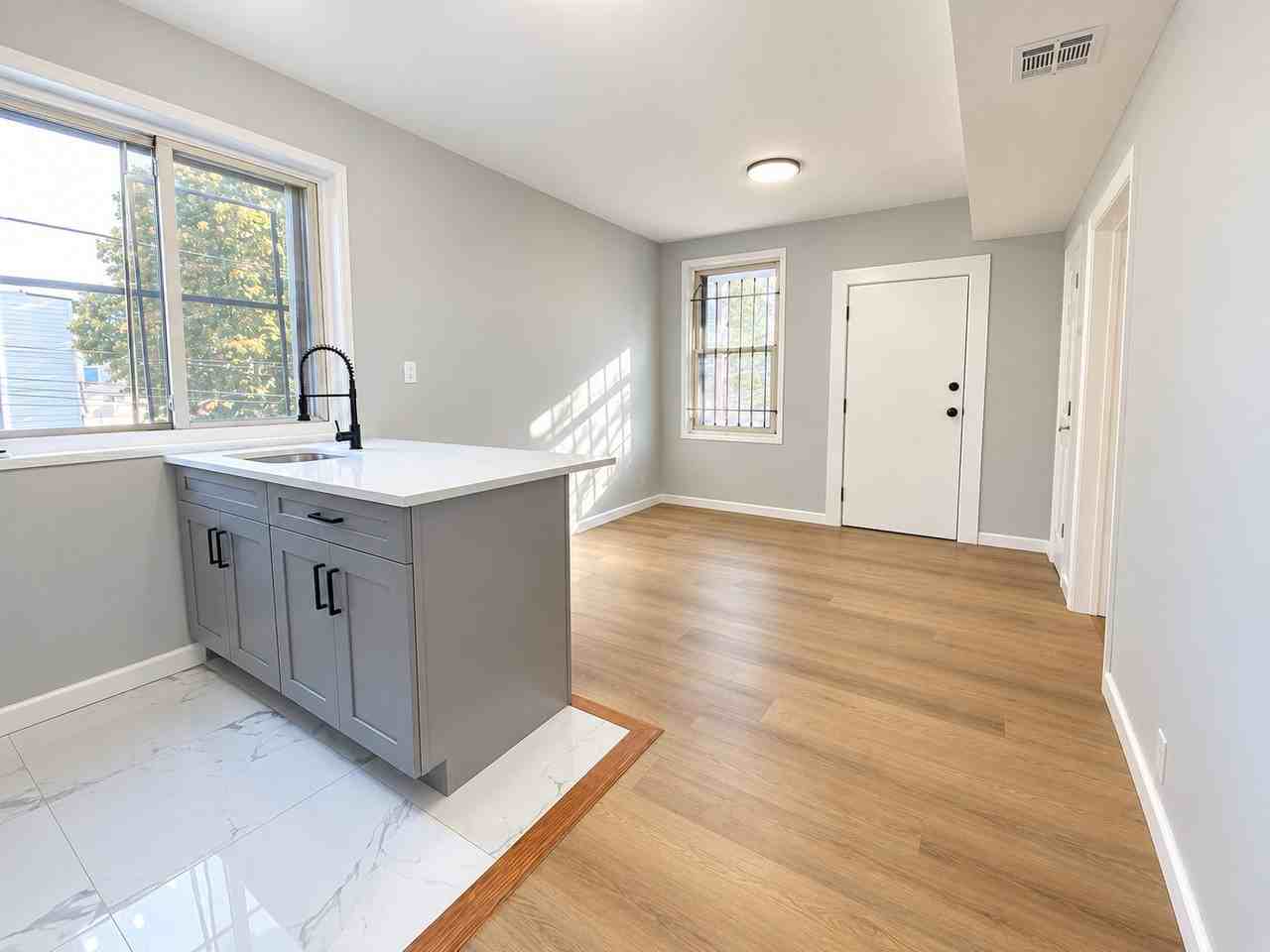 708 Summer Ave #1 - Photo 3 of 6