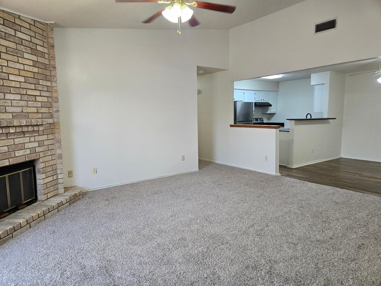 1106 Buttercup Cir - Photo 2 of 12