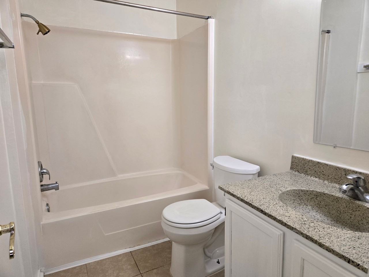 1106 Buttercup Cir - Photo 5 of 12