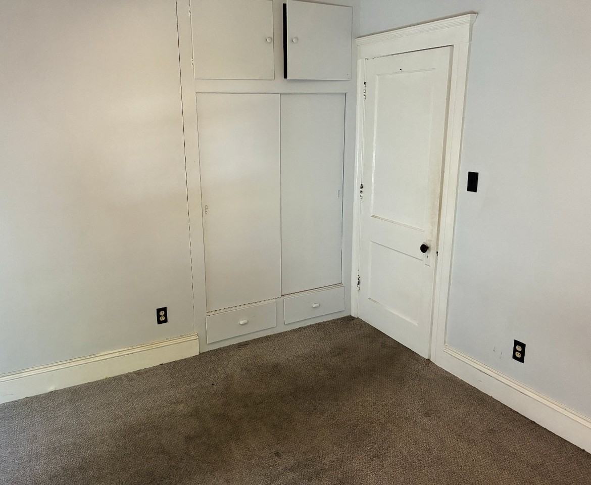 309 3rd St #3 - Photo 4 of 6