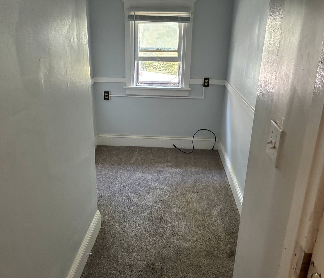 309 3rd St #3 - Photo 5 of 6