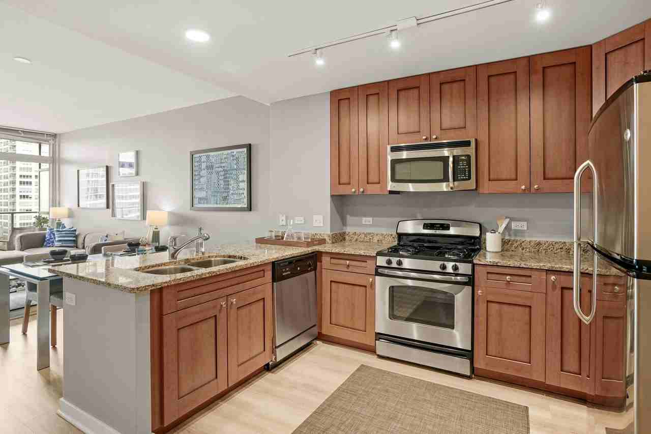 769 S Clark St #301 - Photo 3 of 20