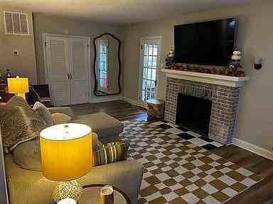 403 S Tennessee Ave - Photo 3 of 16