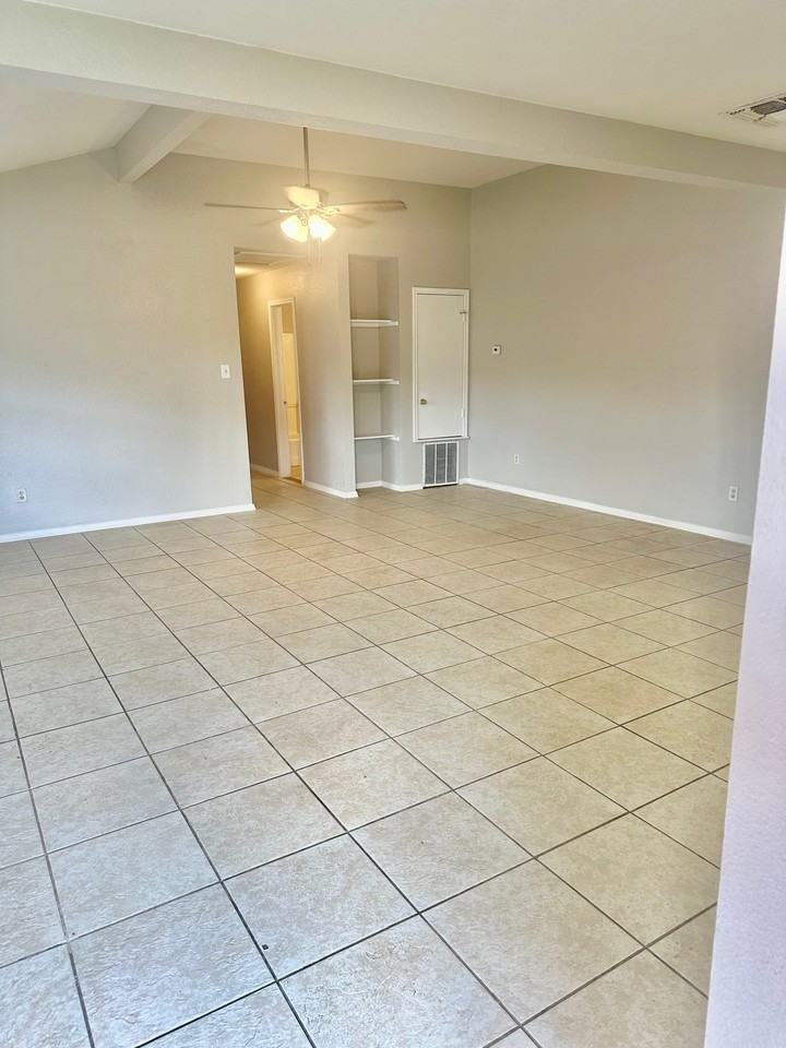 13133 Independence Ave - Photo 2 of 10