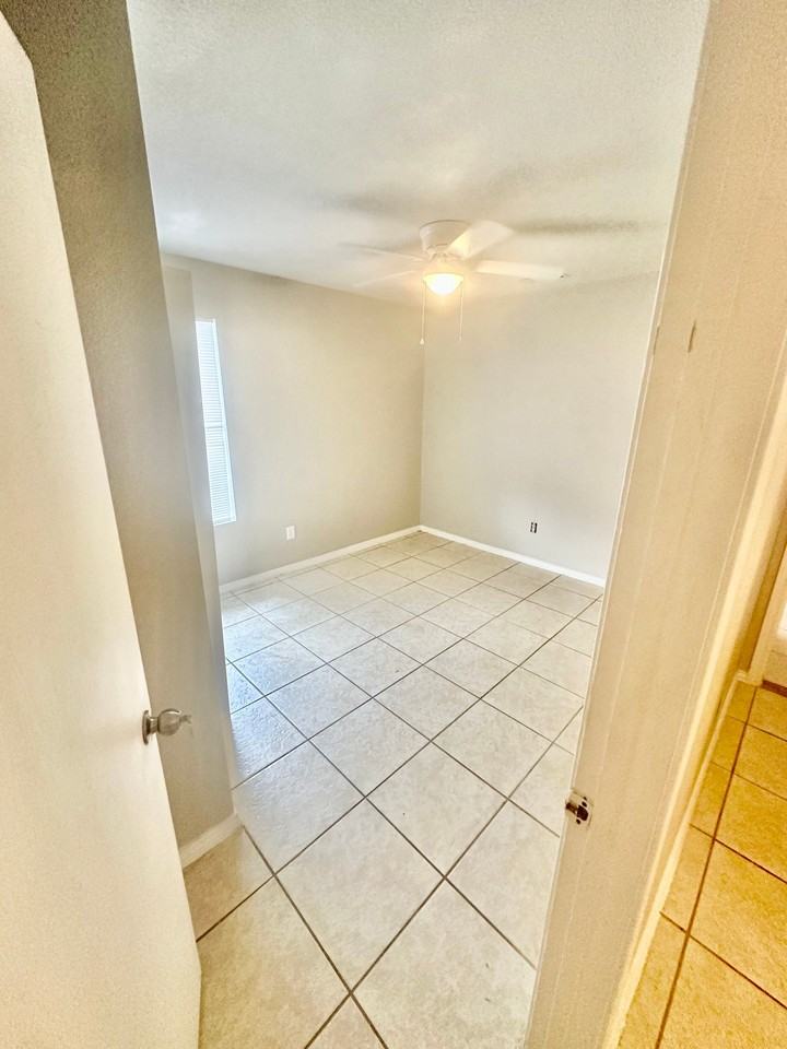 13133 Independence Ave - Photo 4 of 10