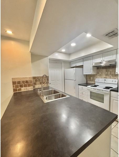 810 Ne 8th St - Photo 6 of 24