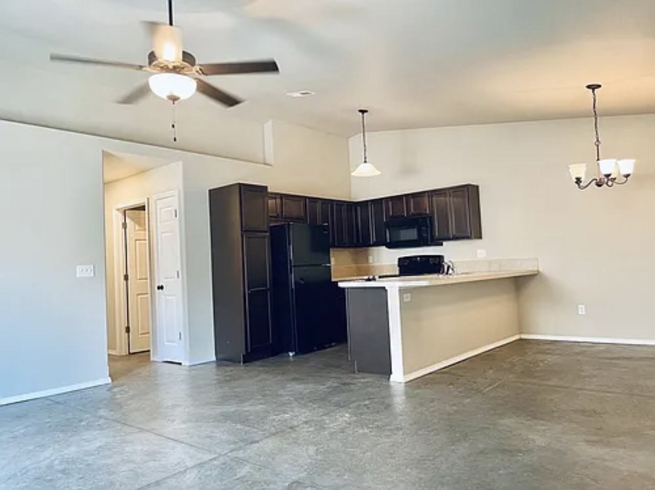 514 W Meadow Creek Cir #514 - Photo 2 of 8