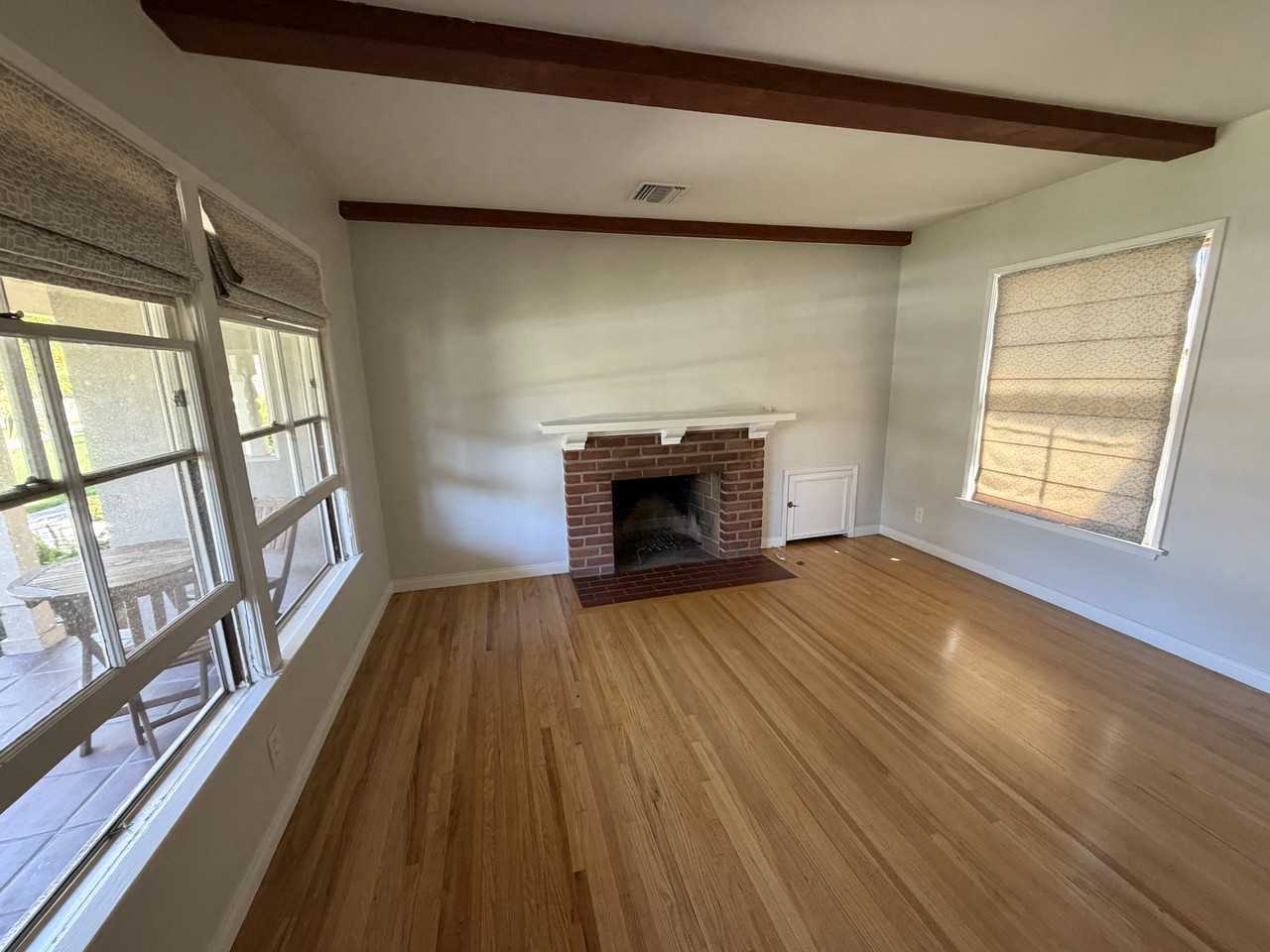 1220 E Glenoaks Blvd #1 - Photo 3 of 17