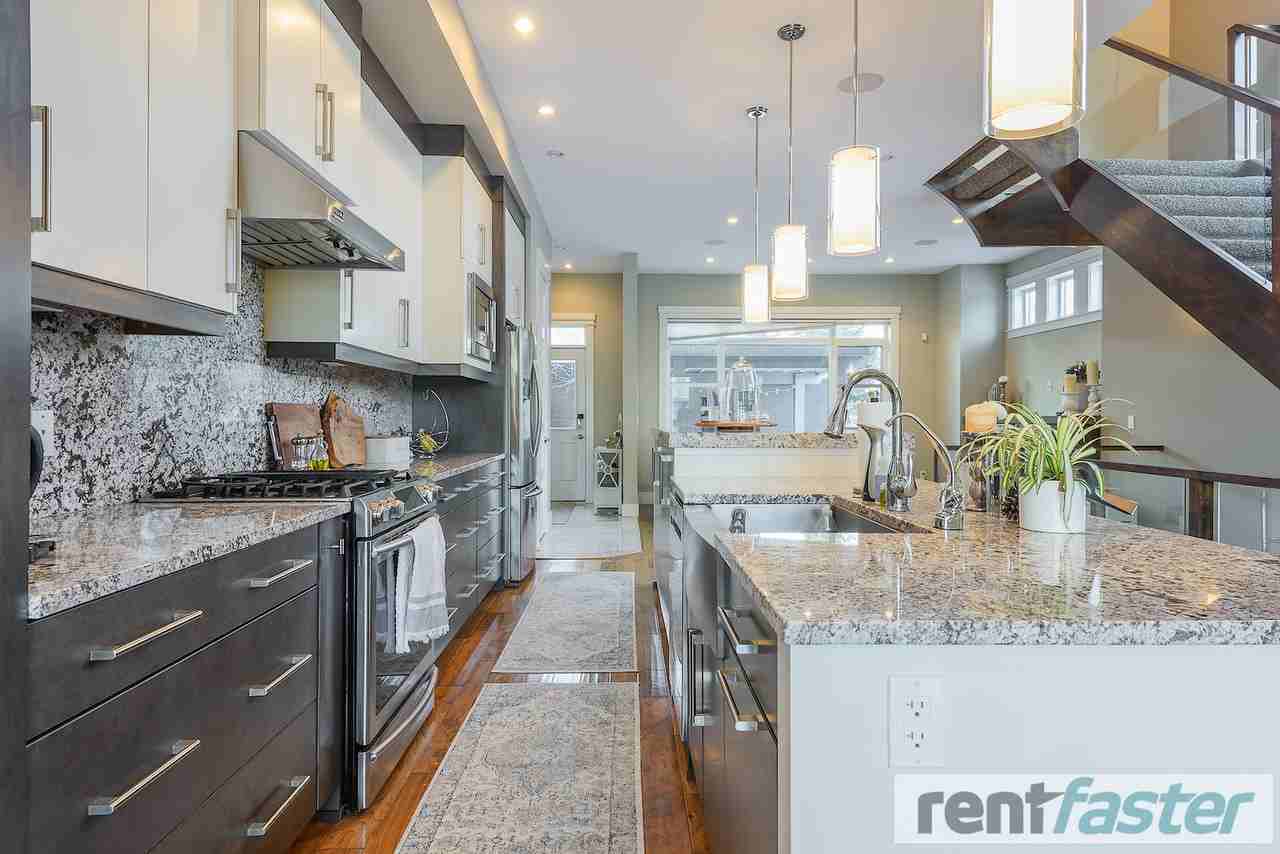 1903 44 Ave Sw - Photo 6 of 33