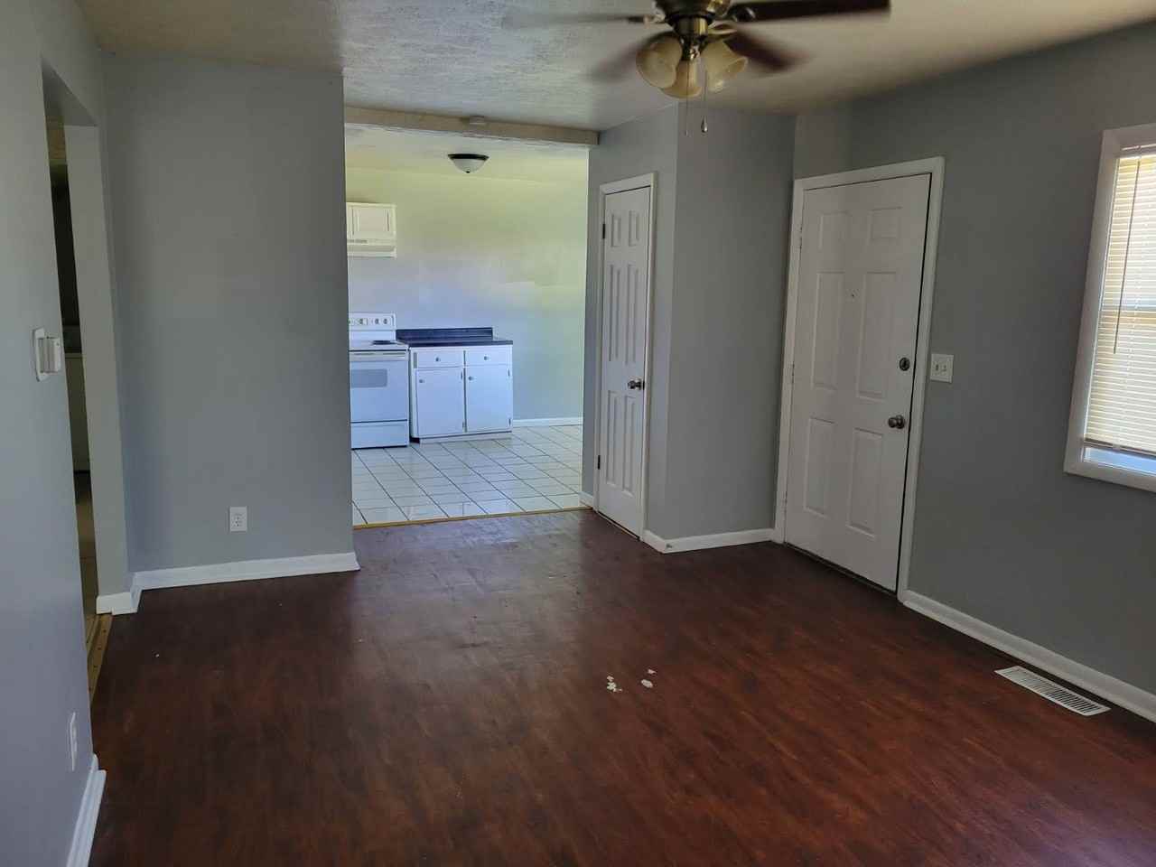 903 W 24th St #NA - Photo 2 of 10