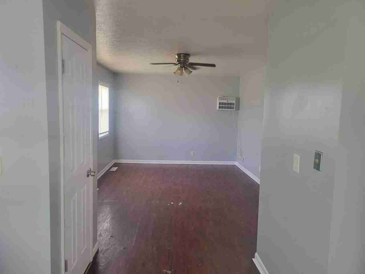 903 W 24th St #NA - Photo 4 of 10
