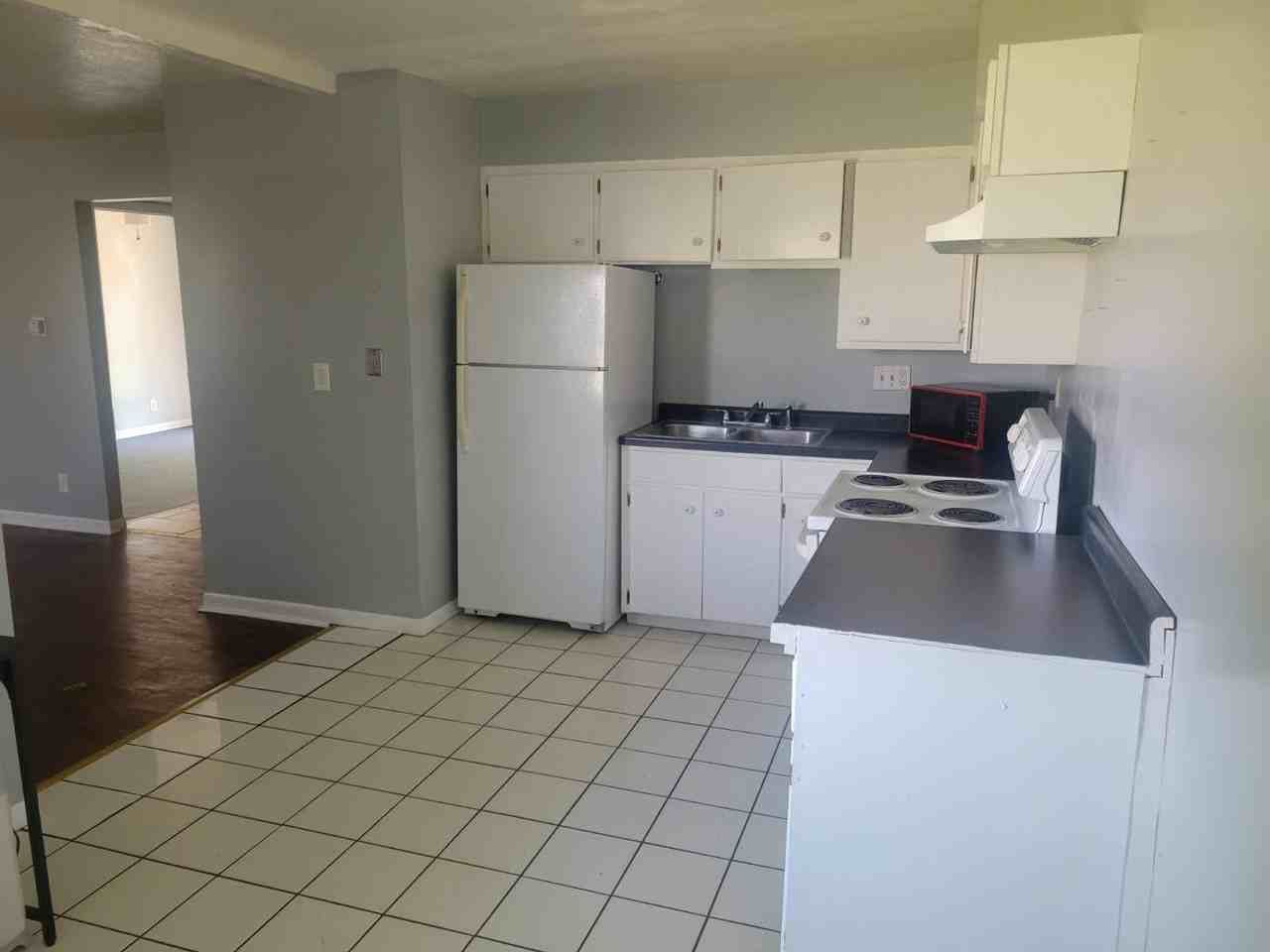 903 W 24th St #NA - Photo 5 of 10
