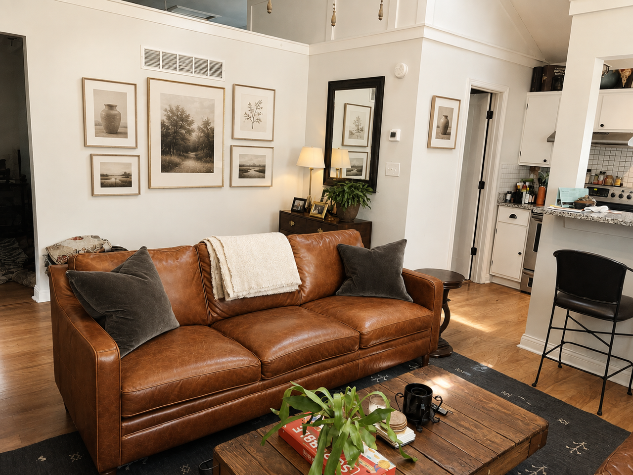 165 Walton Ave - Photo 3 of 13