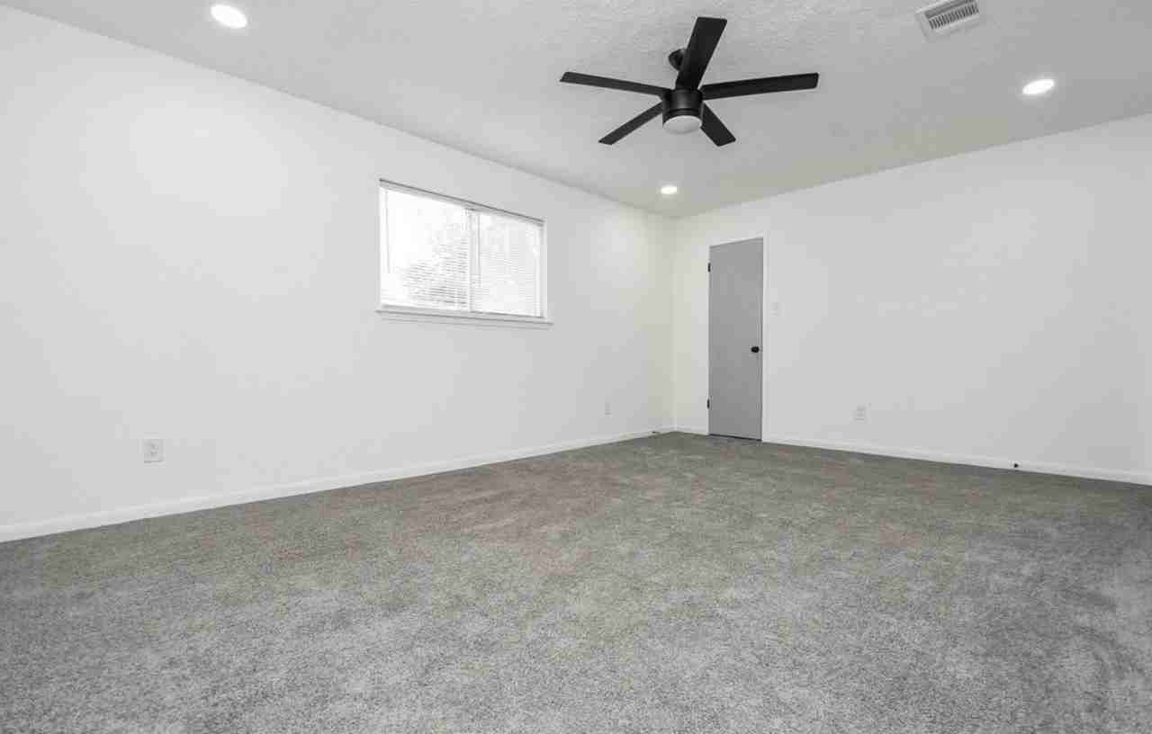 15814 Winding Moss Dr #NA - Photo 6 of 10