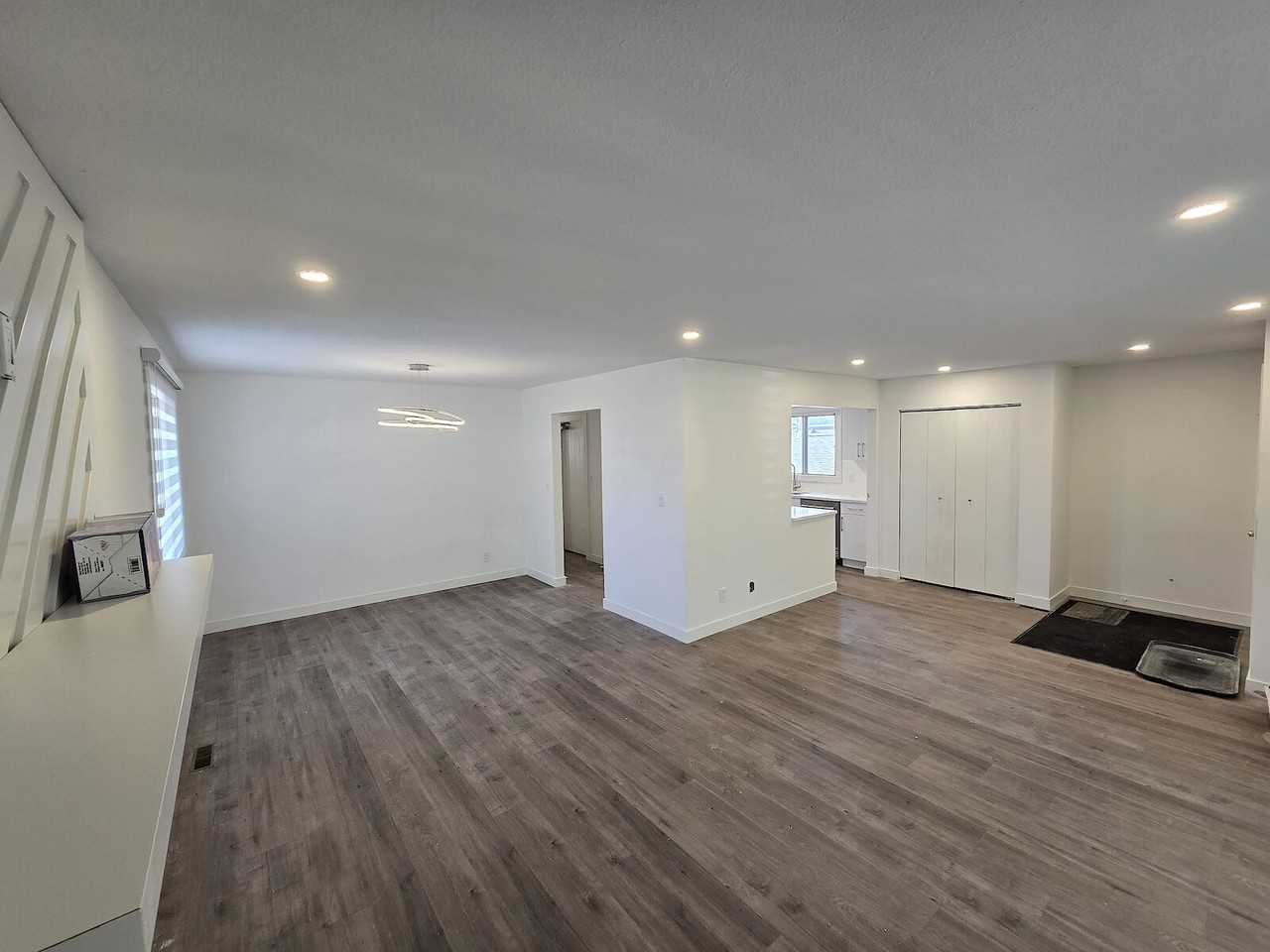 10425 77 St Nw - Photo 7 of 36