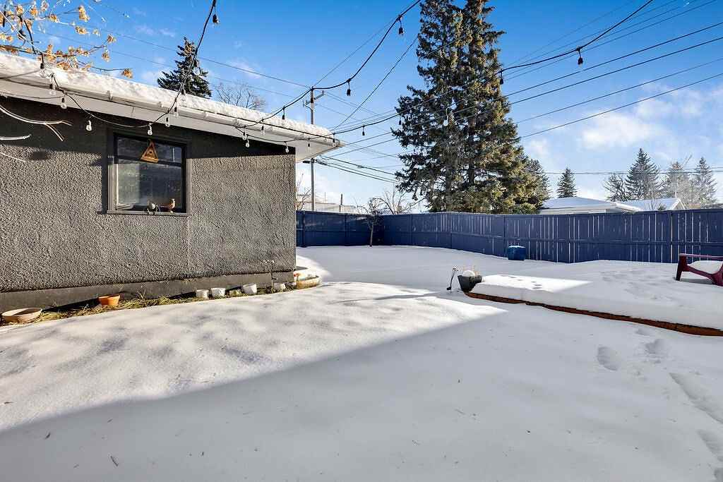70 Fairview Cres Se - Photo 3 of 23