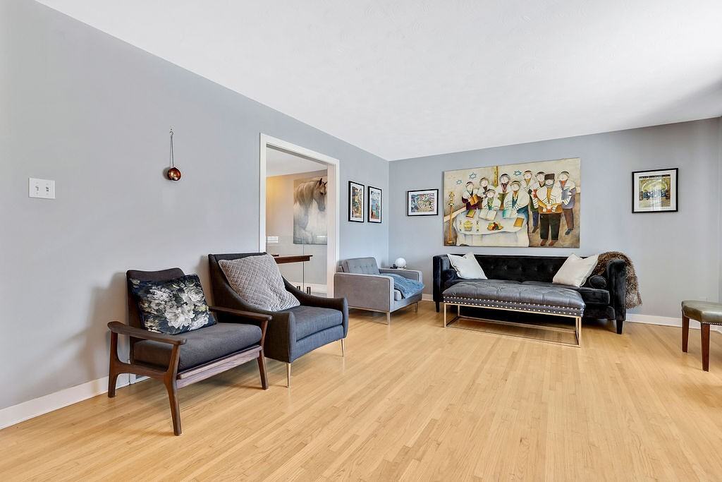 70 Fairview Cres Se - Photo 4 of 23