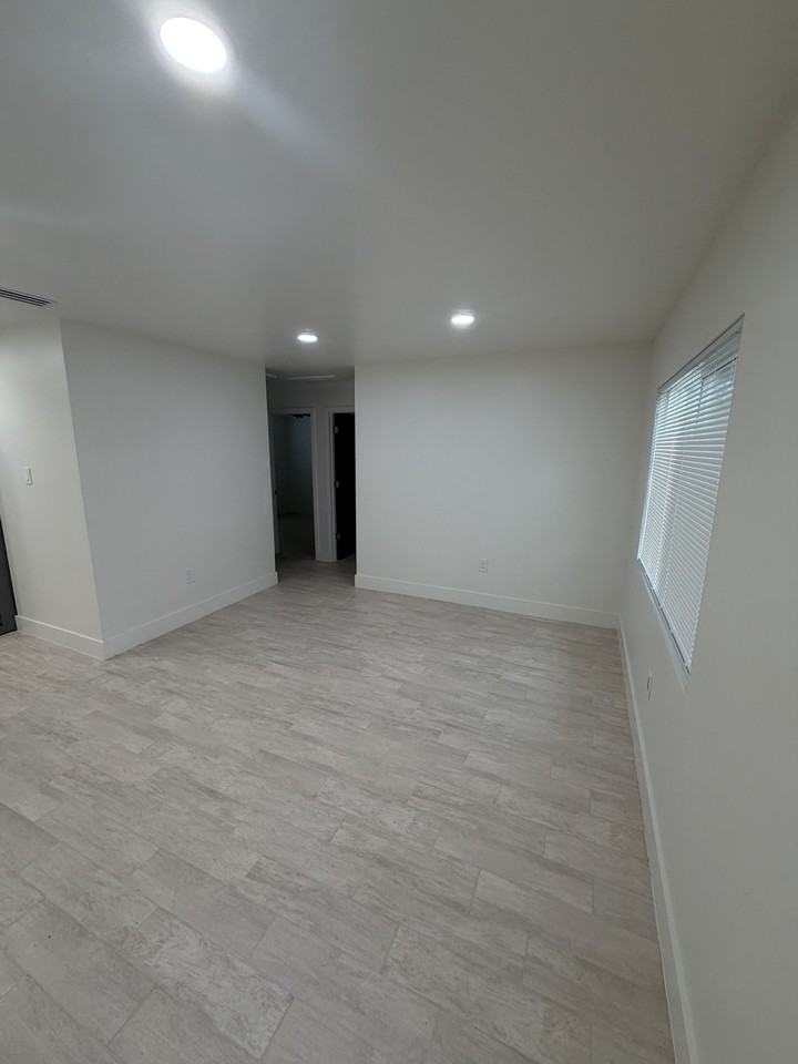 430 Hibiscus St #1D - Photo 3 of 9