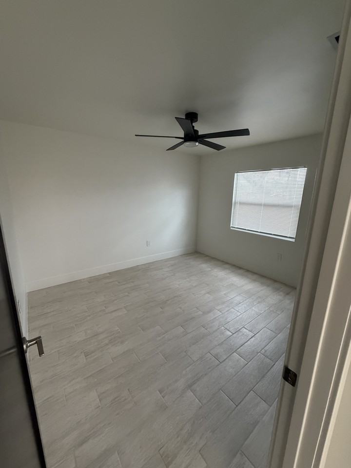 430 Hibiscus St #1D - Photo 4 of 9