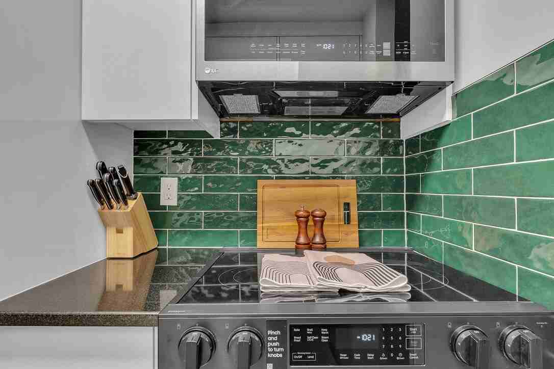 315 Village Green - Photo 7 of 33