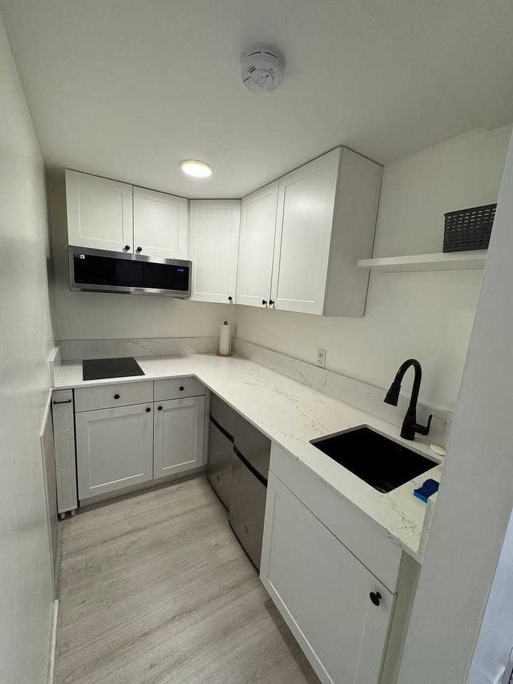 2130 - 2130 17 St Sw - Photo 3 of 23