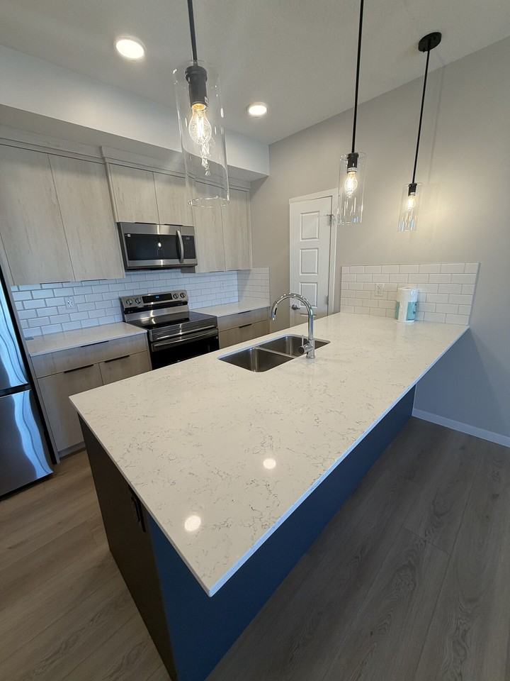 15126 - 15126 37 St Sw - Photo 2 of 16