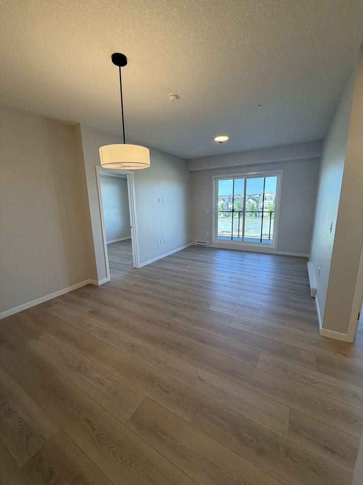 15126 - 15126 37 St Sw - Photo 3 of 16