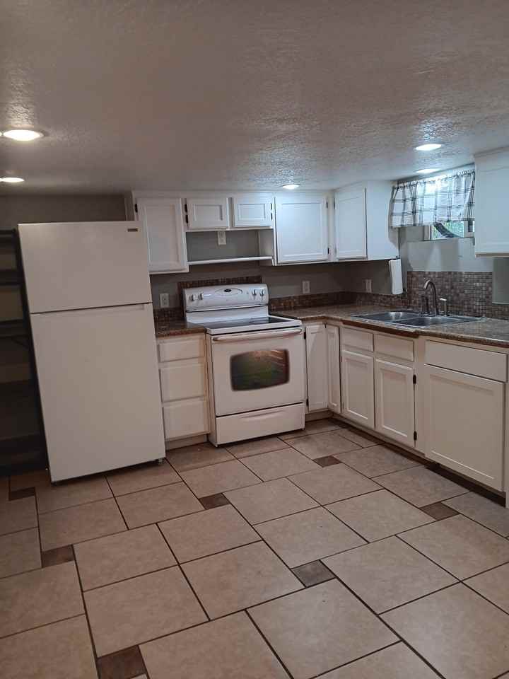 58 N 200 W #B - Photo 2 of 6