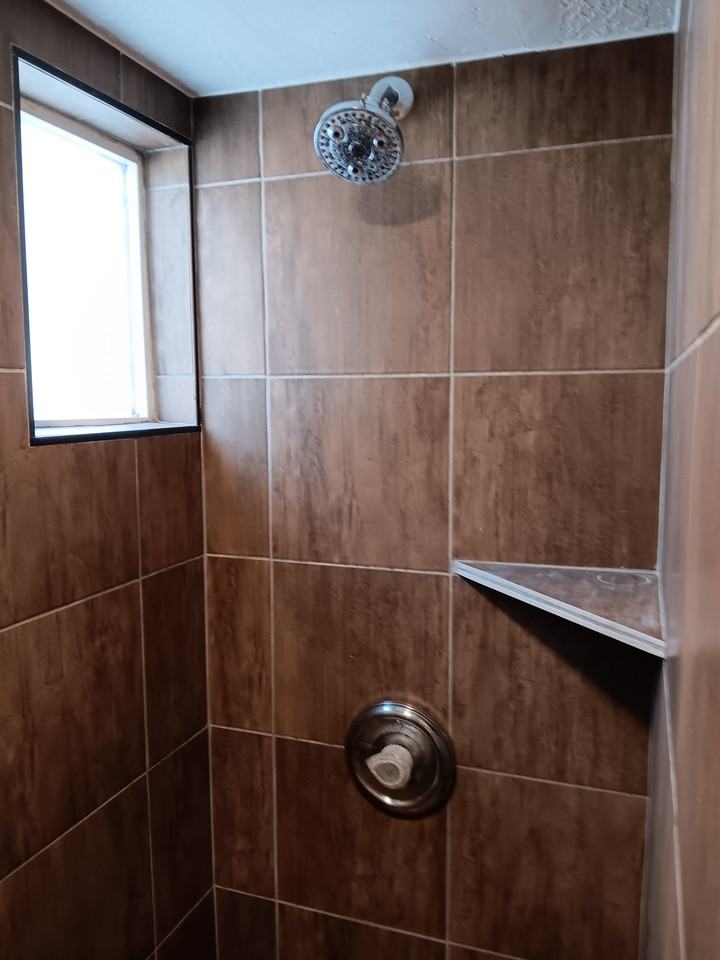 58 N 200 W #B - Photo 4 of 6