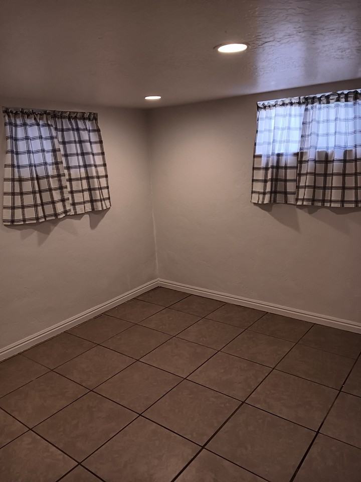 58 N 200 W #B - Photo 6 of 6