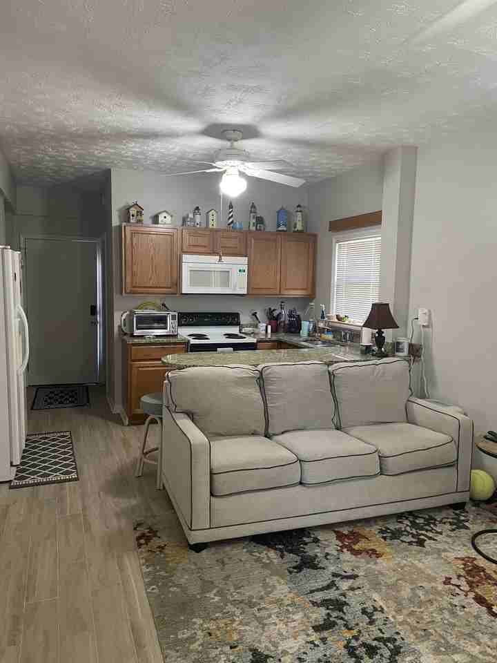 3223 Seacrest Ave Sw #1 - Photo 2 of 14