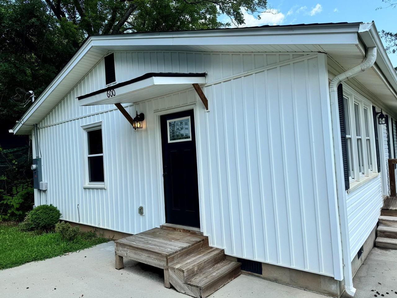 600 Sunnyside Dr #NA - Photo 3 of 32