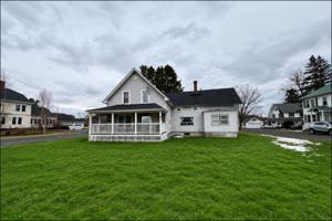 featured image of 8 High St #3