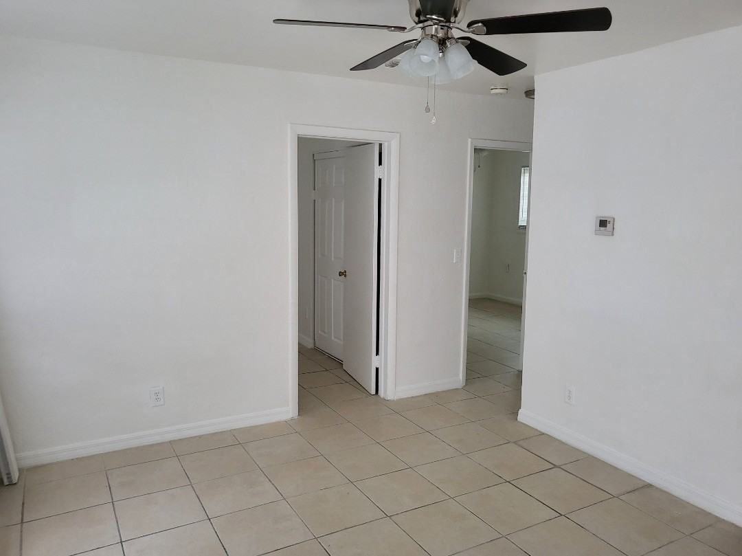 308 Nw 5th Ter #NA - Photo 5 of 11
