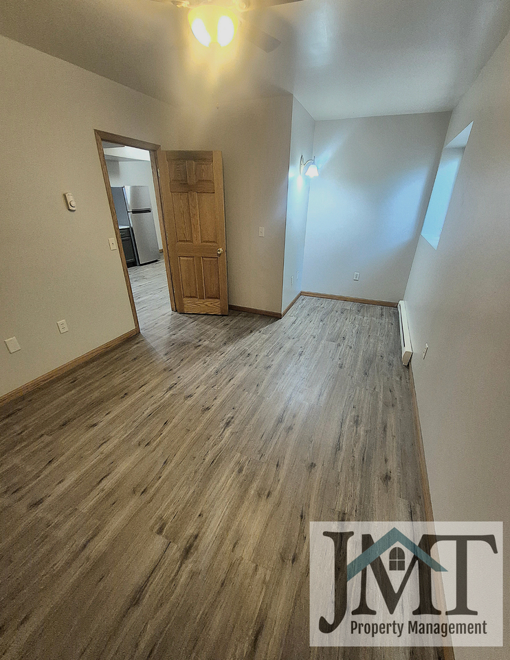 821 10 1/2 Ave S-lower Unit #NA - Photo 7 of 8