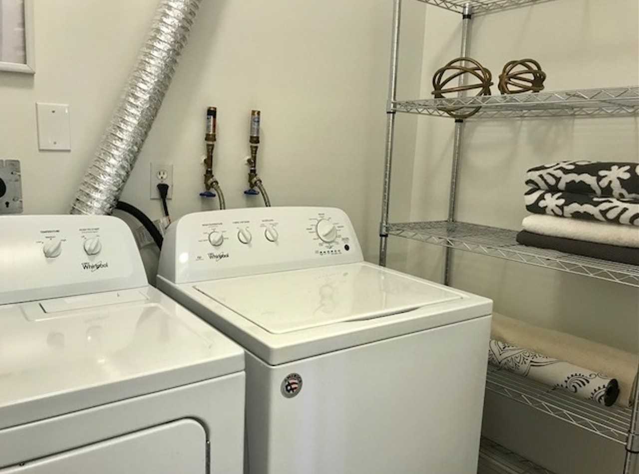 8142 120A Street #404 - Photo 7 of 9